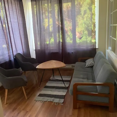 Ica Vendeghaz Apartmán Sutto